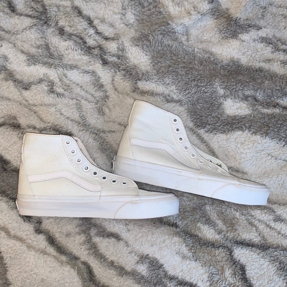 White Vans high tops unisex